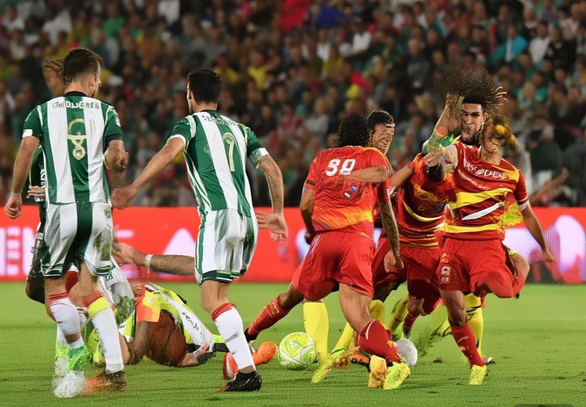 亚洲足球巅峰对决：柏斯波利斯VS萨德激情碰撞